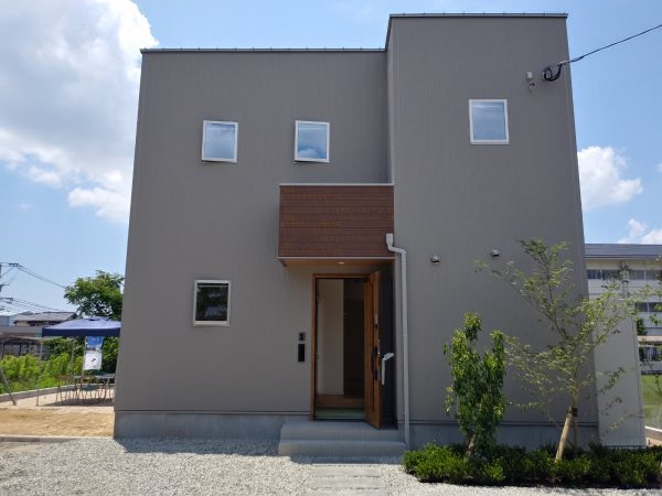新築建売戸建住宅「OURS 白石 六角」外観