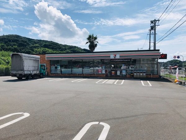 セブンイレブン大村中里町店(700m)OURS小川内 セブンイレブン大村中里町店まで徒歩9分