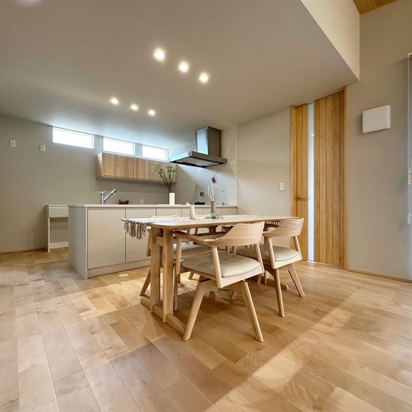 小城市新築建売住宅「OURS桜岡Ⅲ１号地」LDK