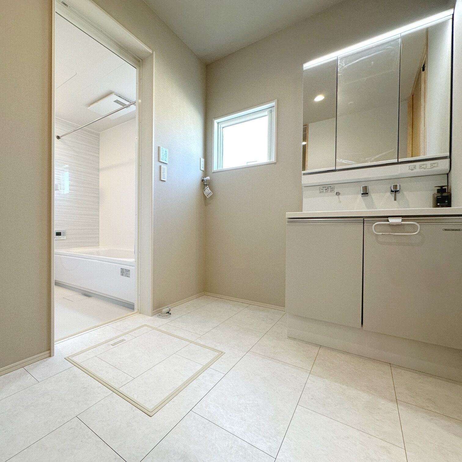 小城市新築建売住宅「OURS桜岡Ⅲ1号地」洗面脱衣室