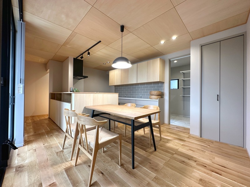 小城市新築建売住宅「OURS桜岡Ⅲ2号地」LDK