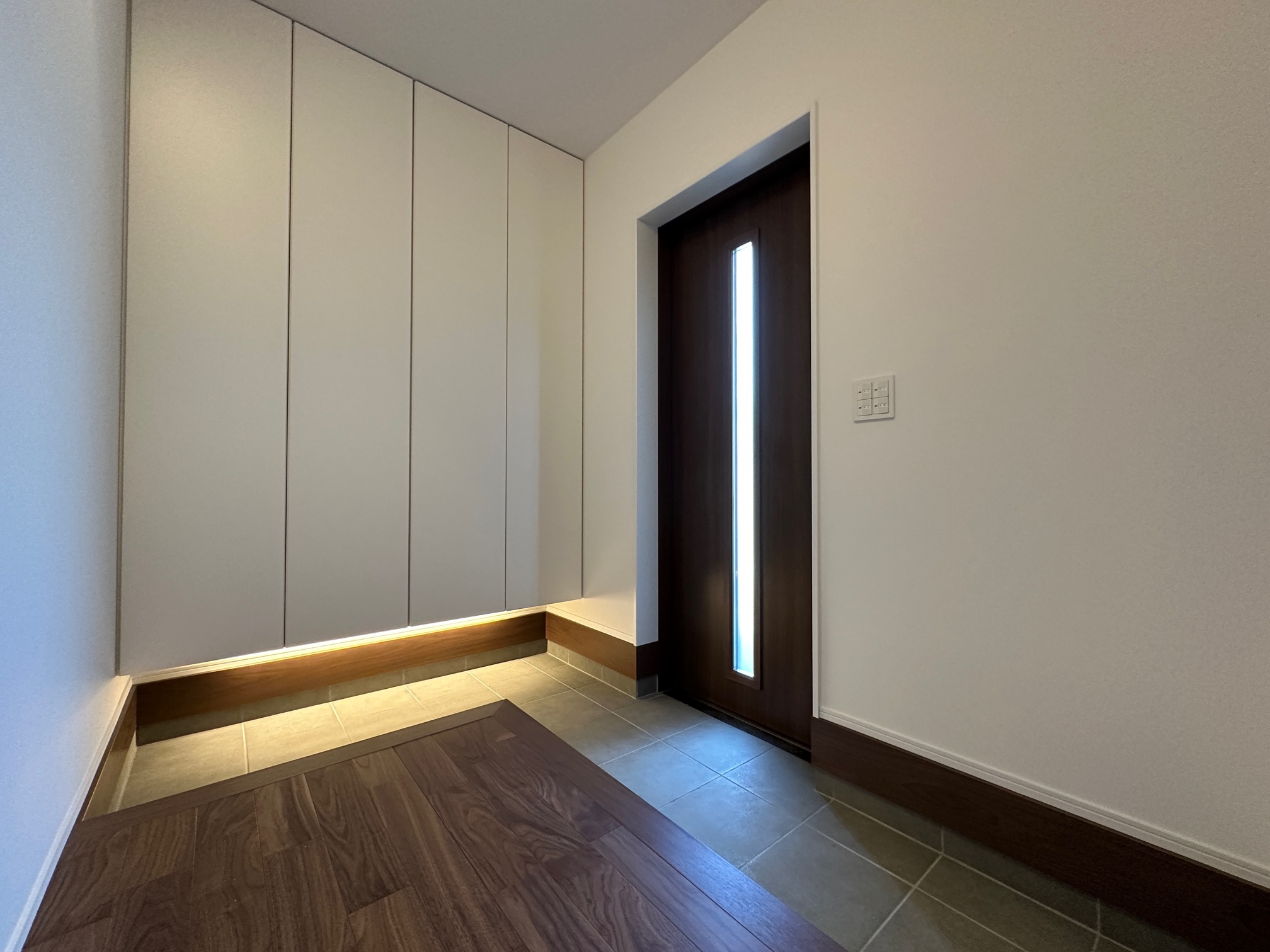 佐賀市新築建売住宅「OURS大和Ⅲ１号地」玄関