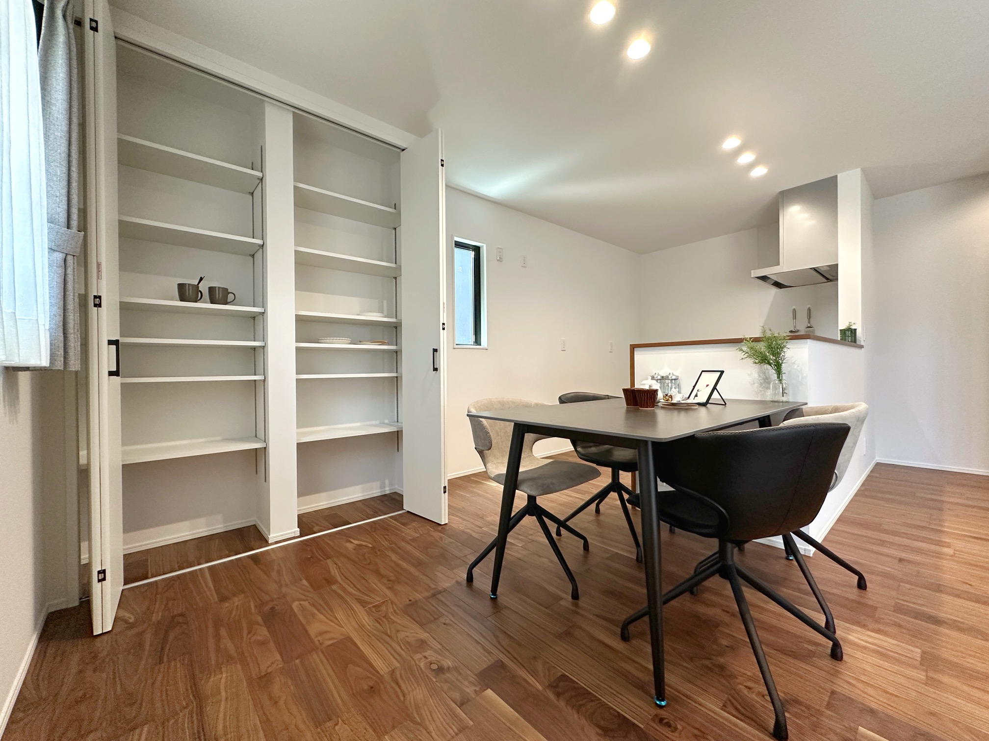 嬉野市新築建売住宅「OURS下野Ⅱ３号地」LDK