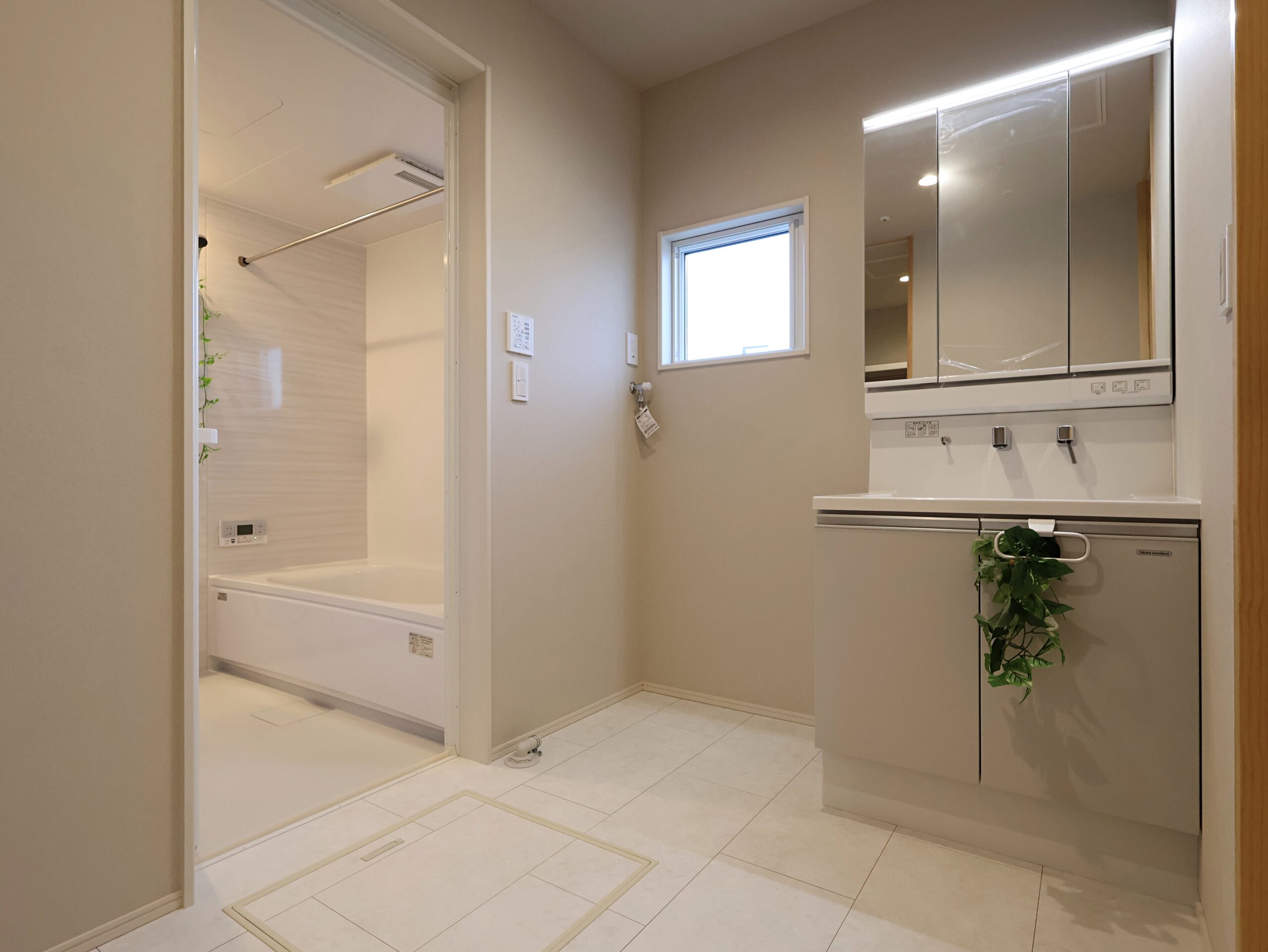 小城市新築建売住宅「OURS桜岡Ⅲ1号地」洗面脱衣所