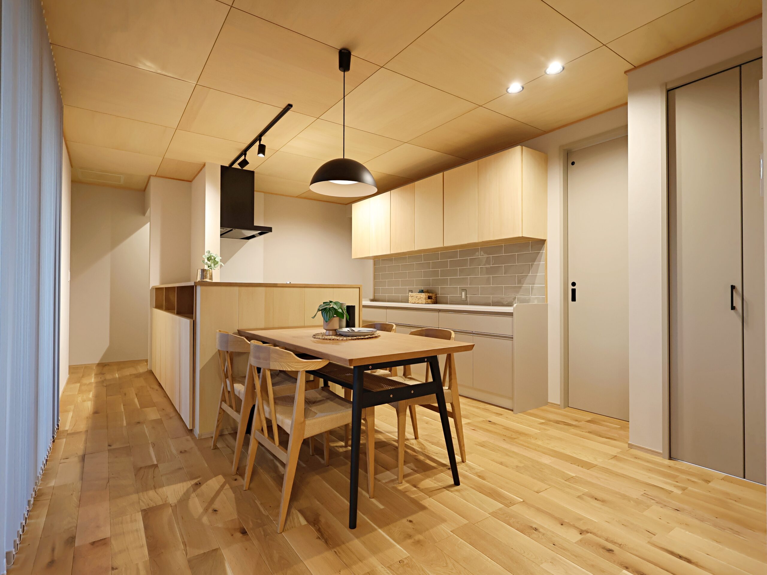 小城市新築建売住宅「OURS桜岡Ⅲ２号地」LDK