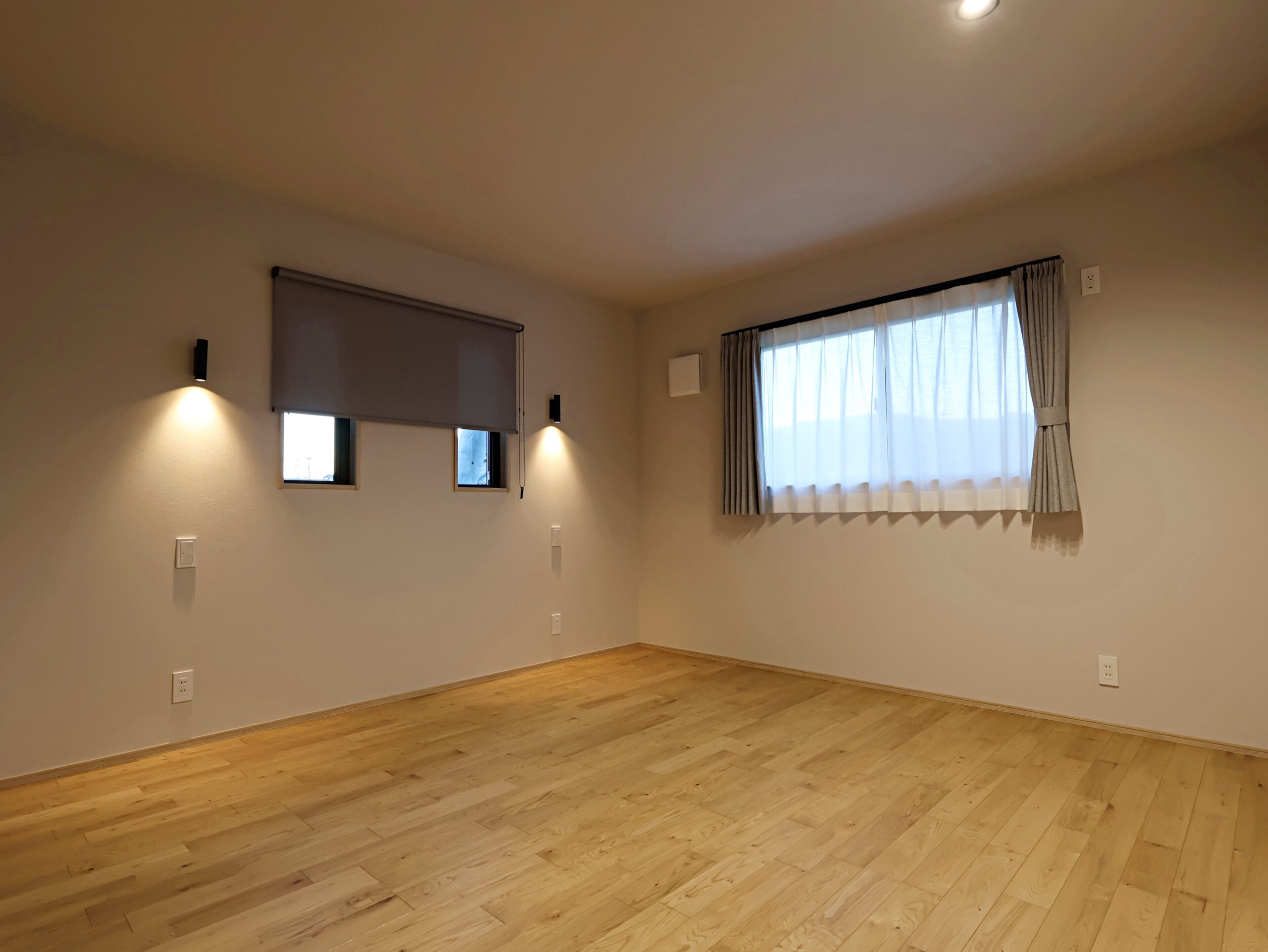 小城市新築建売住宅「OURS桜岡Ⅲ２号地」主寝室