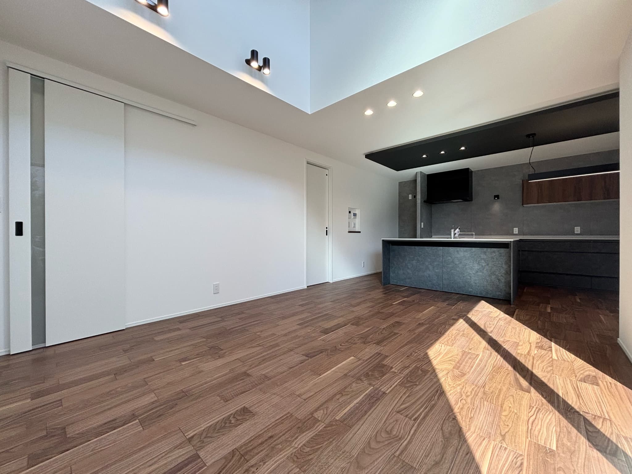 小城市新築建売住宅「OURS桜岡Ⅲ３号地」LDK